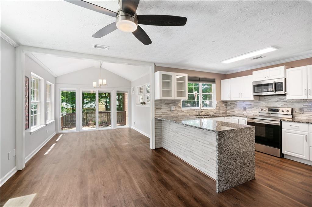 3945 Oak Glenn Drive
