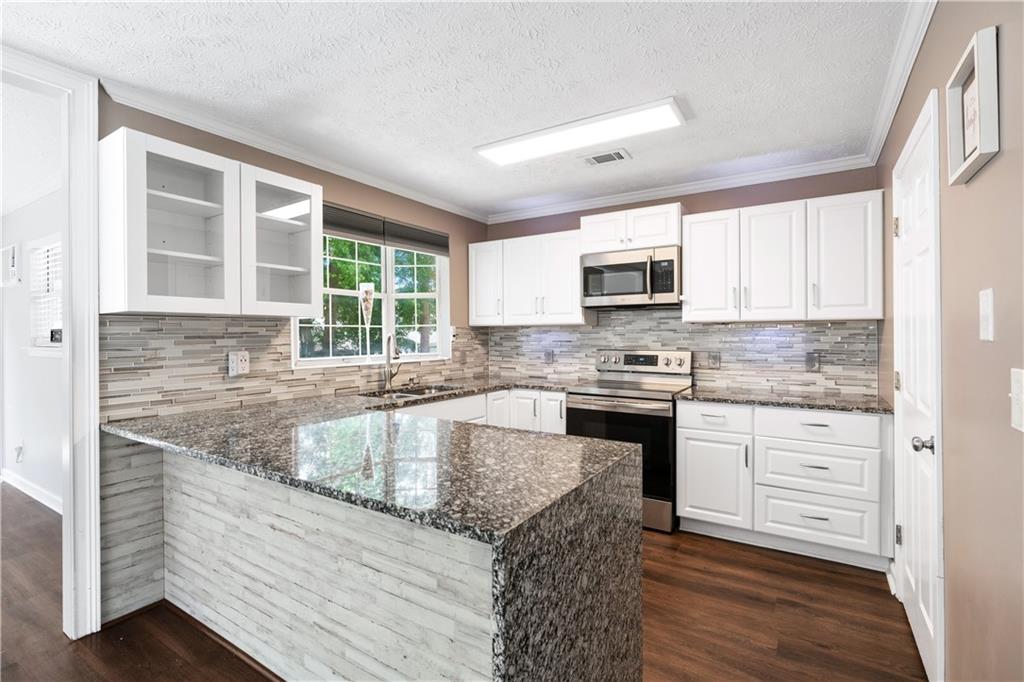 3945 Oak Glenn Drive