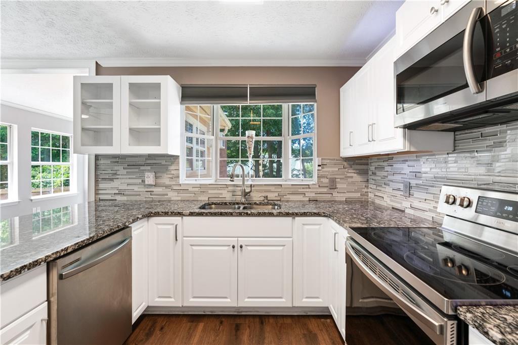 3945 Oak Glenn Drive