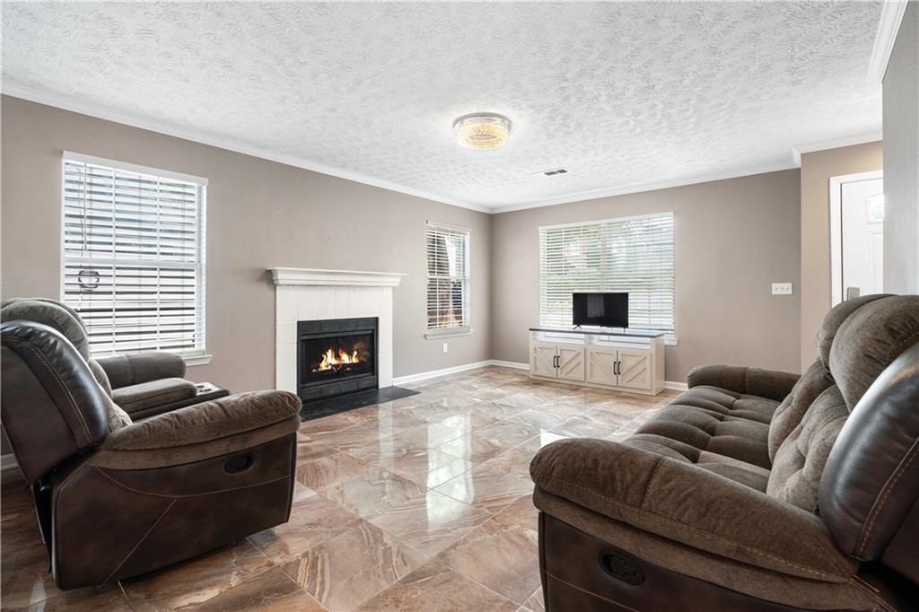 3945 Oak Glenn Drive