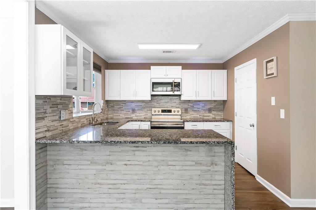 3945 Oak Glenn Drive