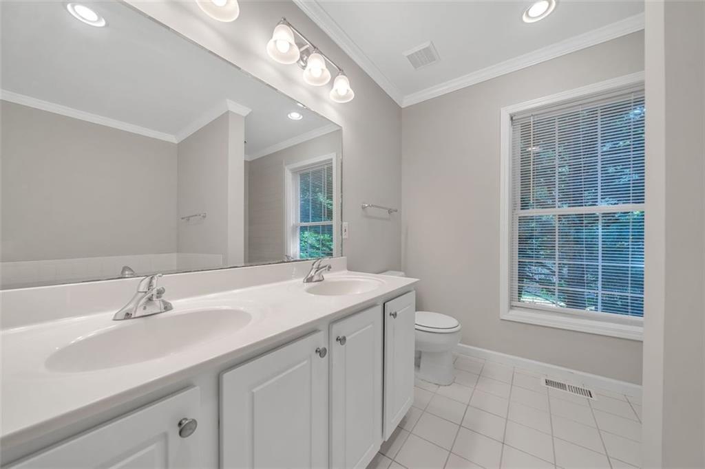 5634 CHAMBLEE DUNWOODY Road