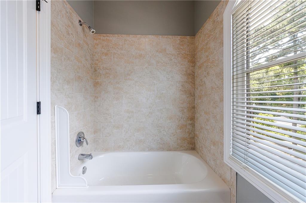 2905 Stonecreek Road