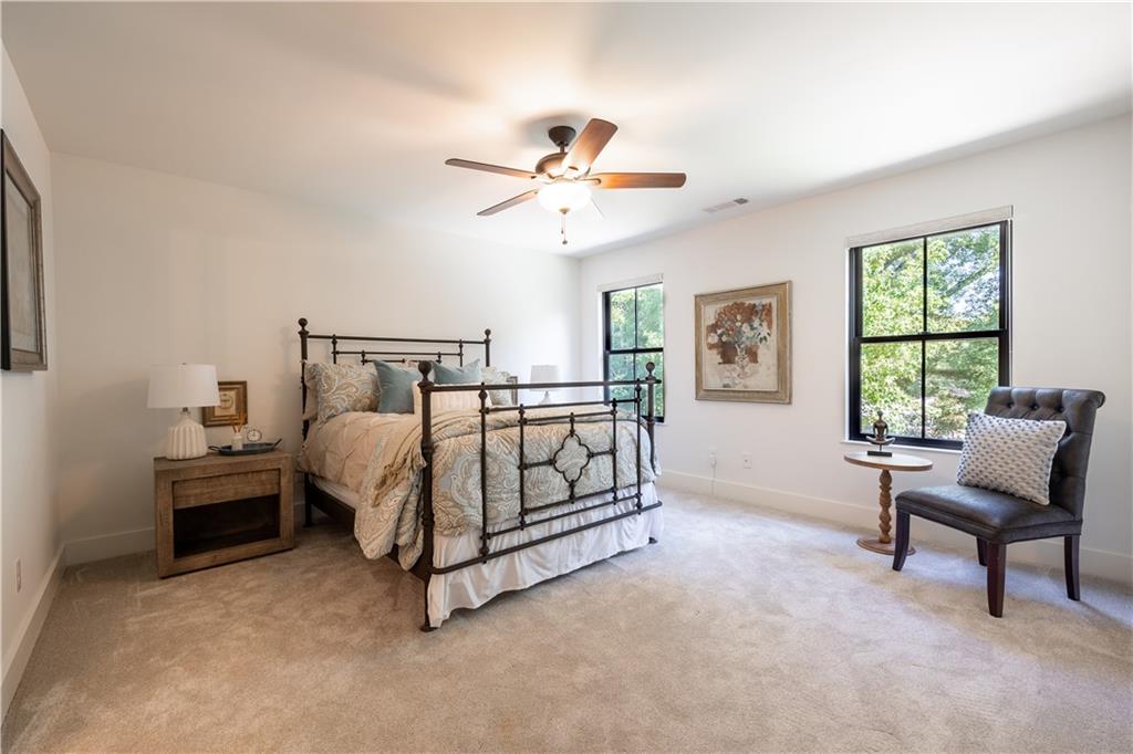 2821 Fraser Street SE