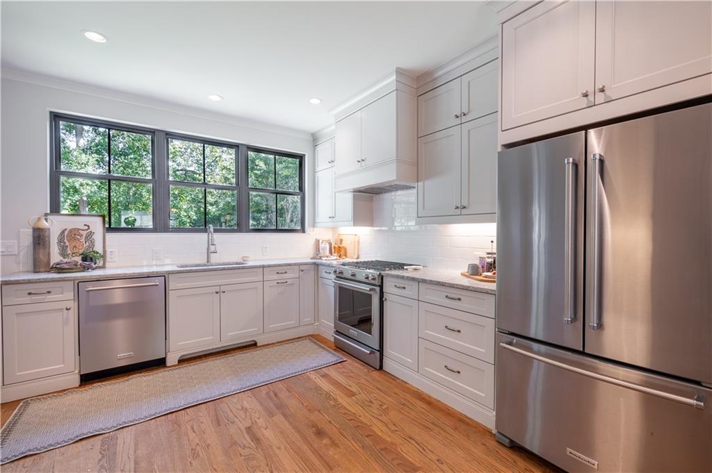 2821 Fraser Street SE