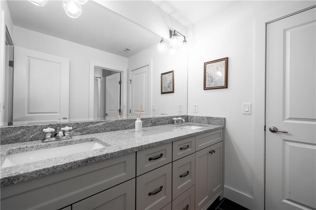 2821 Fraser Street SE