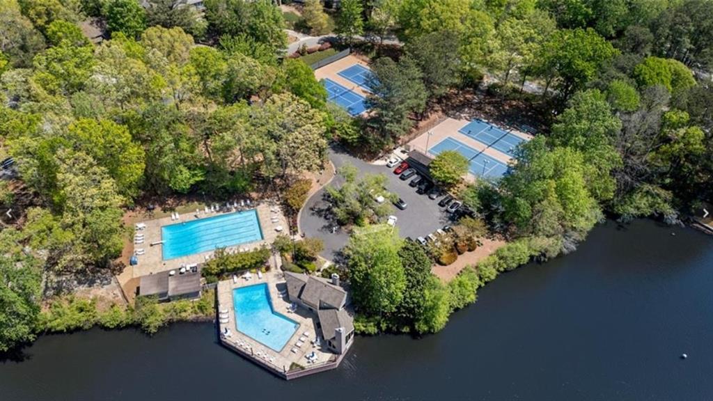 4290 Inverness Court NE