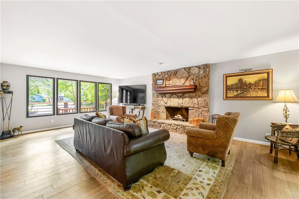 4290 Inverness Court NE