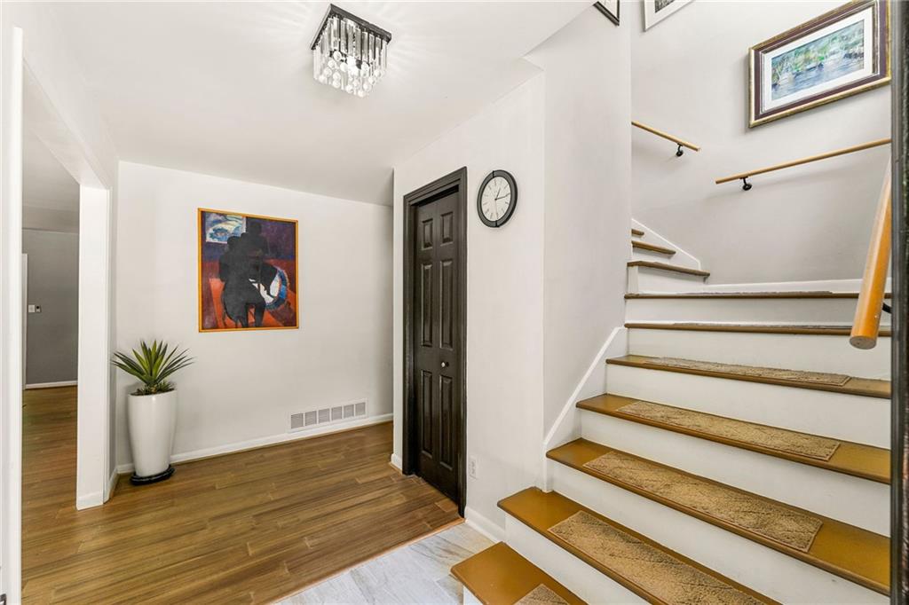 4290 Inverness Court NE