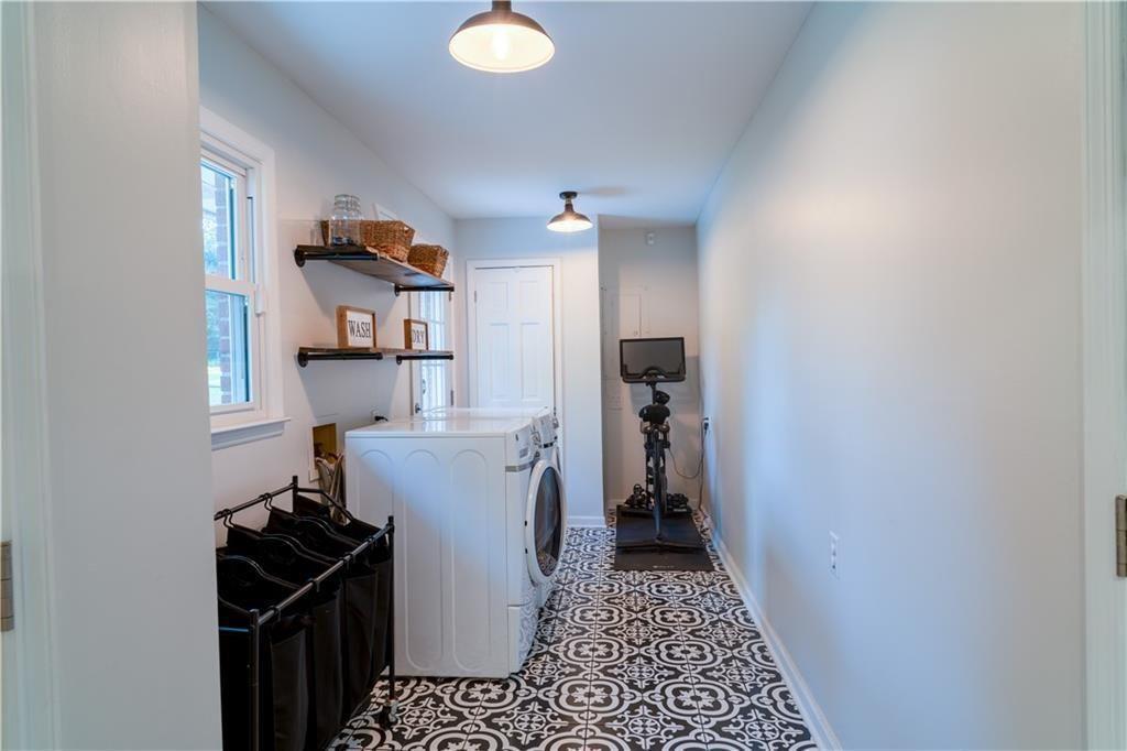 317 Highview Drive SE