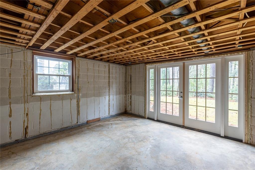 2220 Cumberland Drive SE