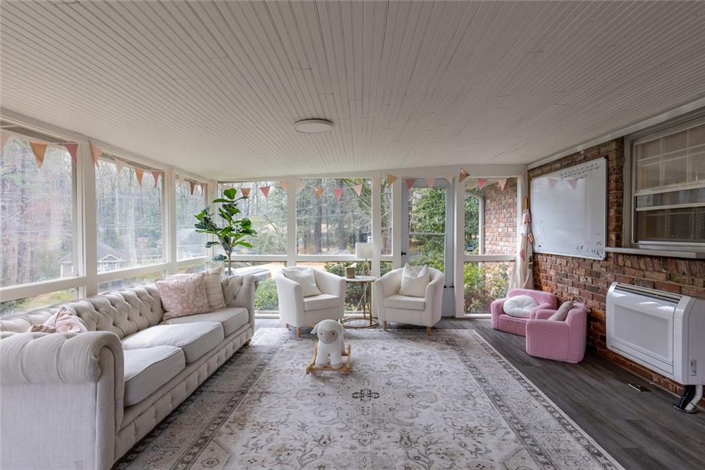 2220 Cumberland Drive SE