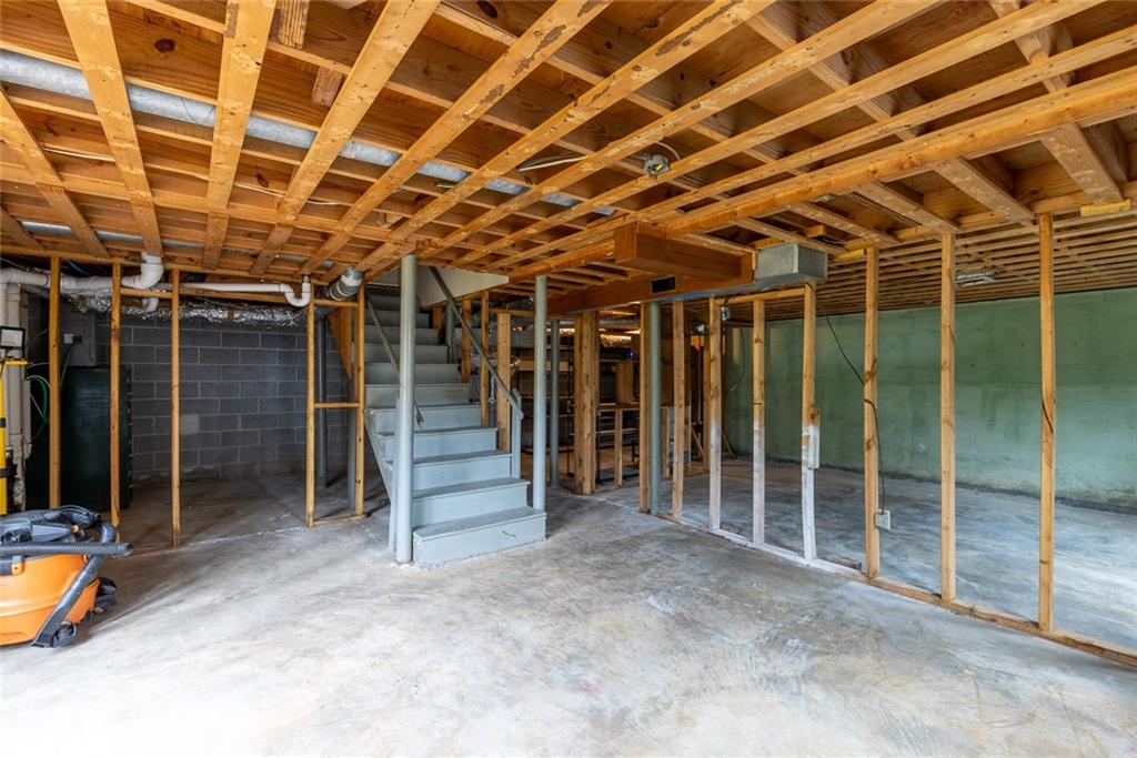 2220 Cumberland Drive SE