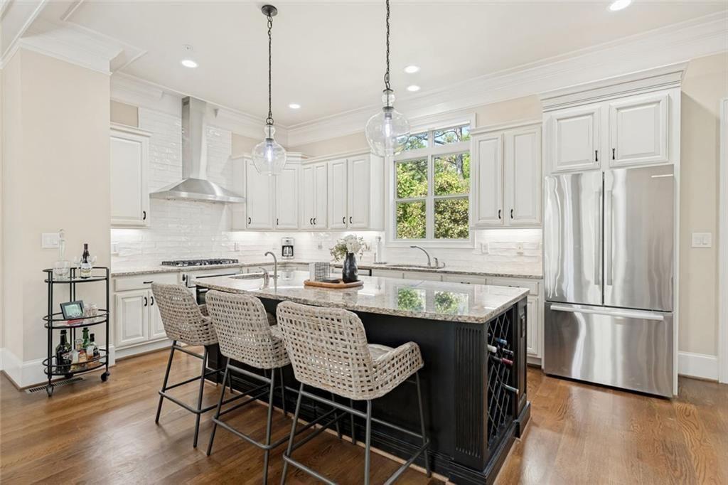 906 Dumaine Trace
