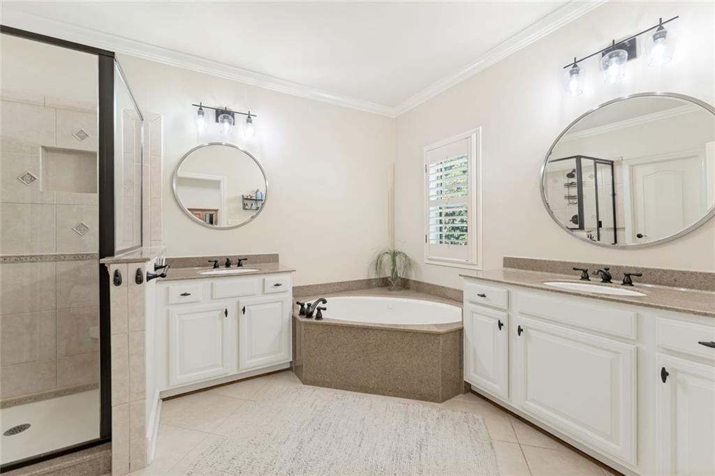 906 Dumaine Trace