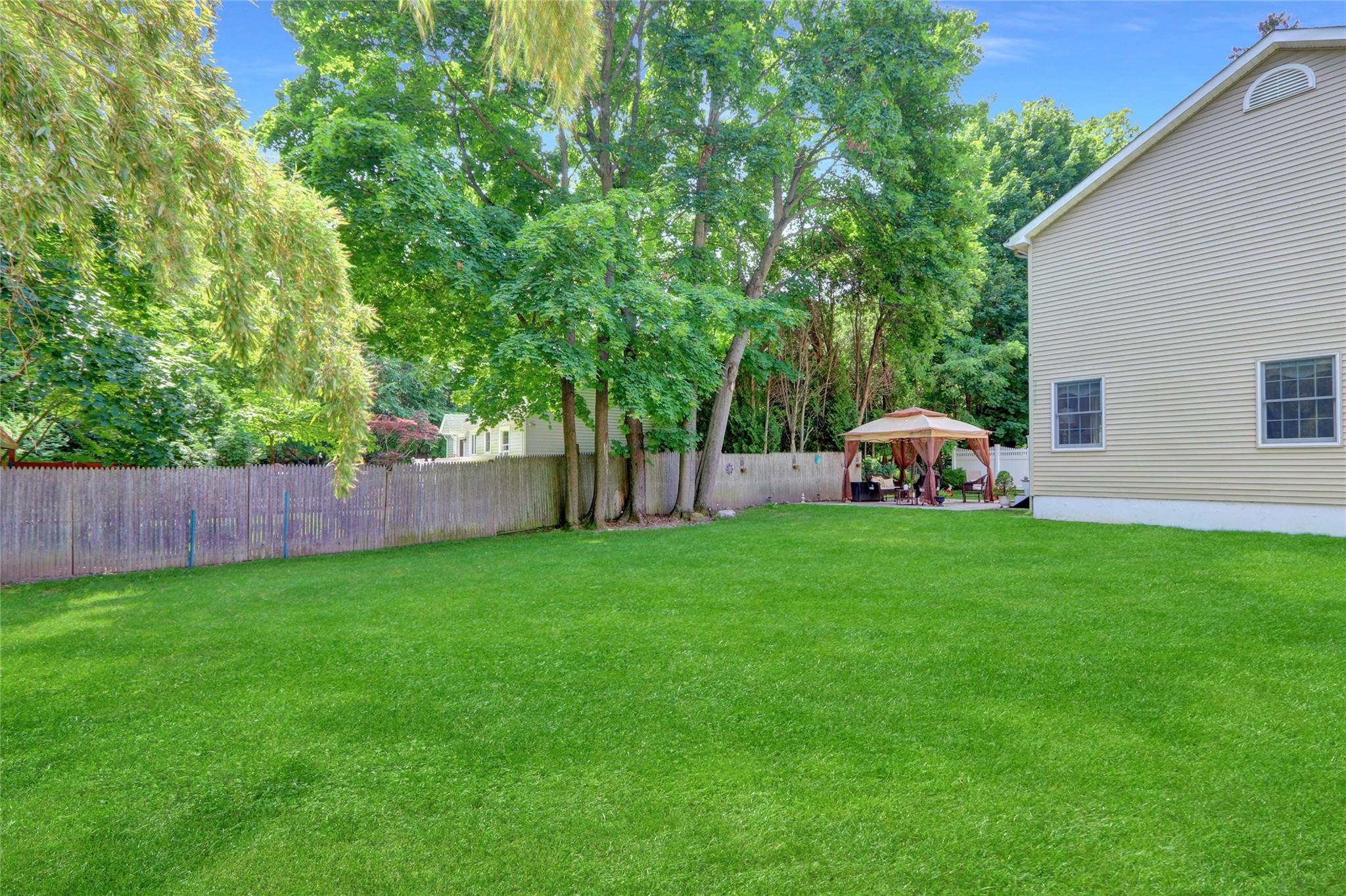 1 Willis Avenue