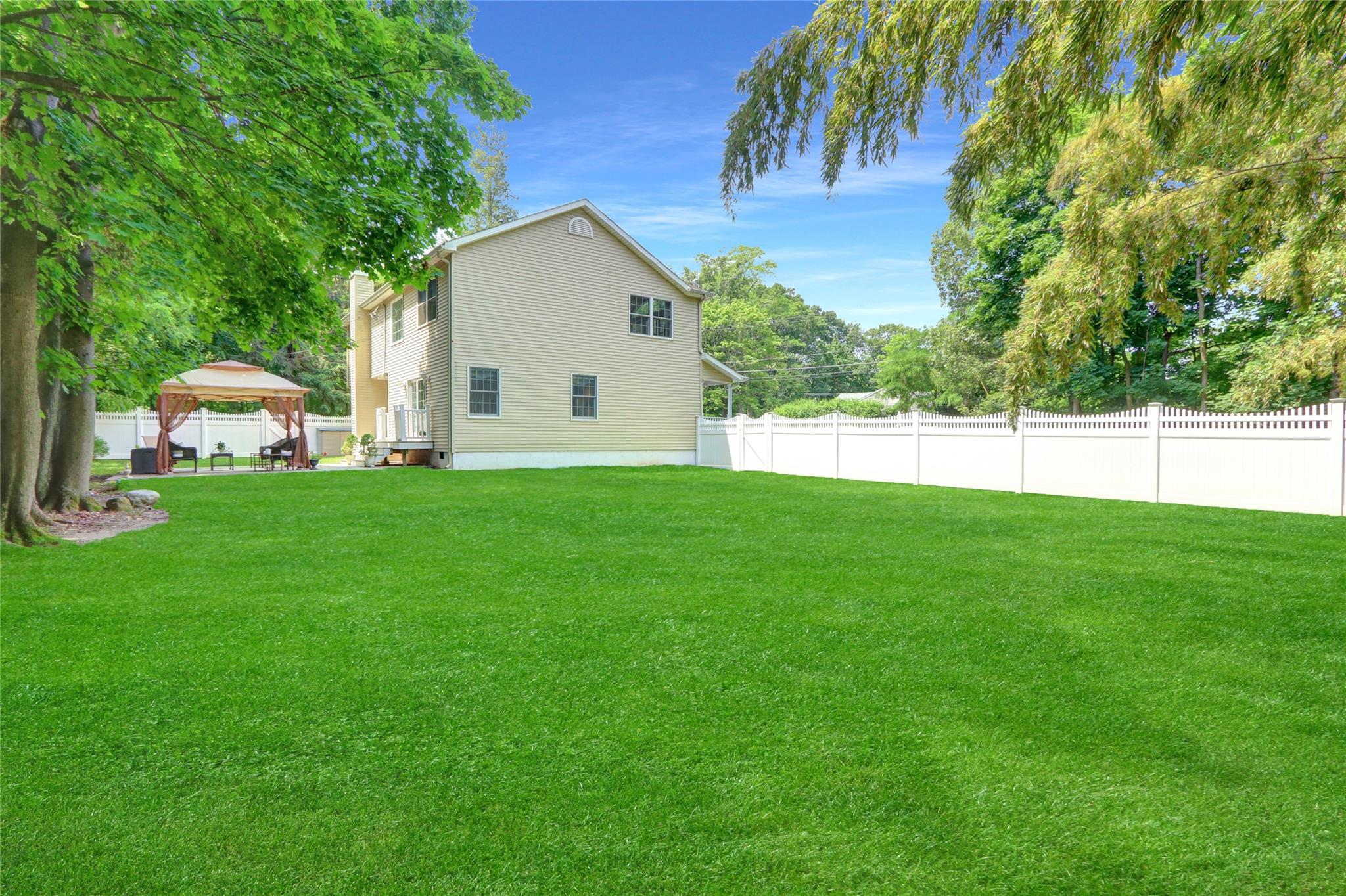 1 Willis Avenue