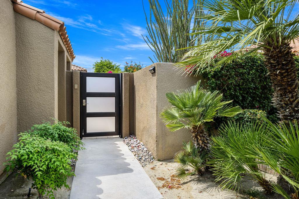 48 Colonial Drive
