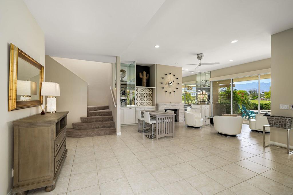 48 Colonial Drive