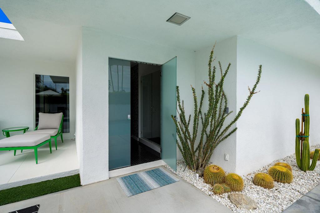 2309 S Yosemite Drive