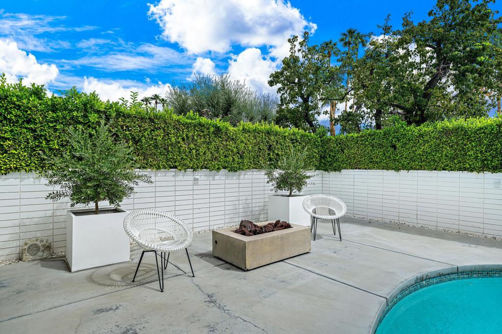 2309 S Yosemite Drive