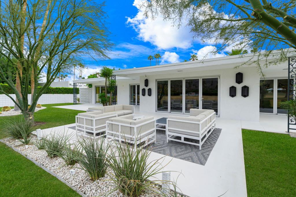 2309 S Yosemite Drive