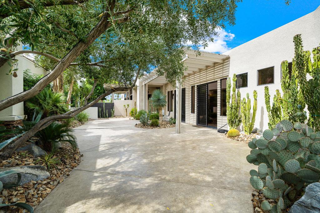 12 Birkdale Circle