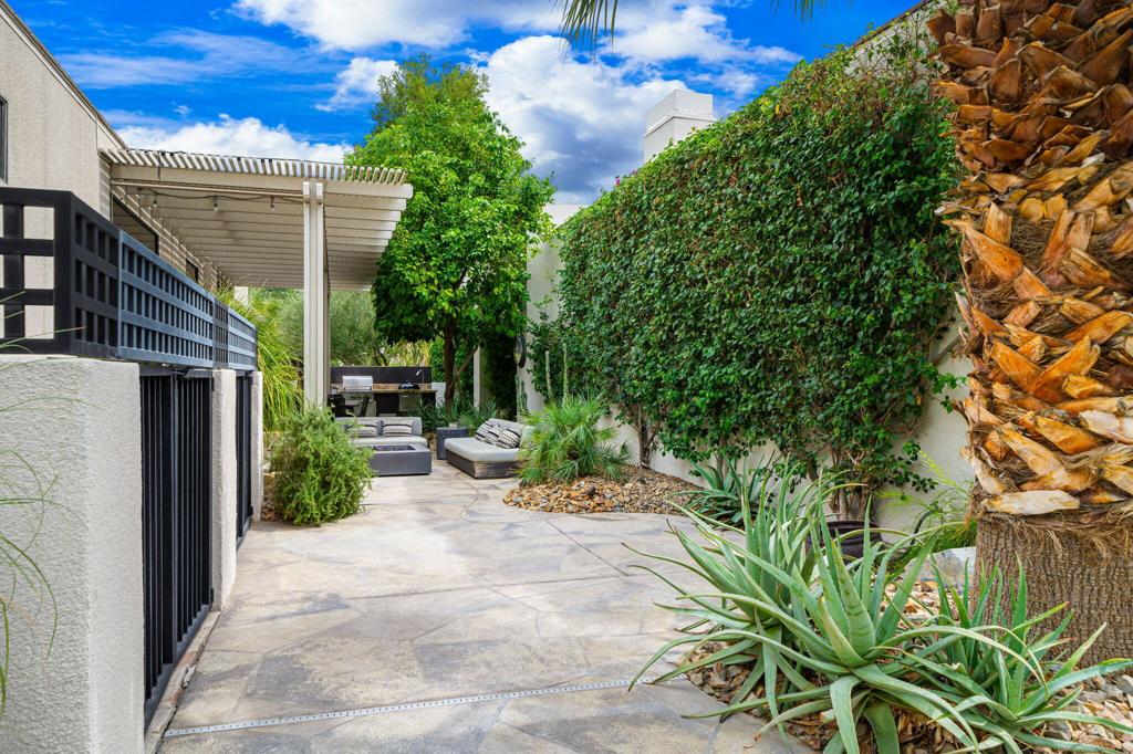 12 Birkdale Circle