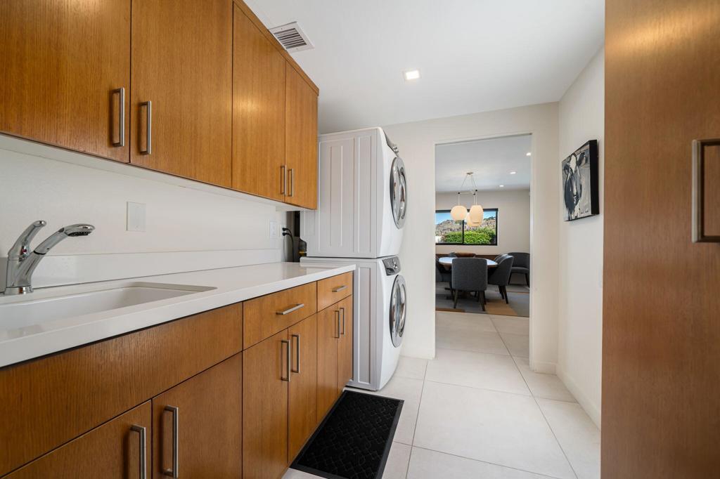 2326 S Toledo Avenue