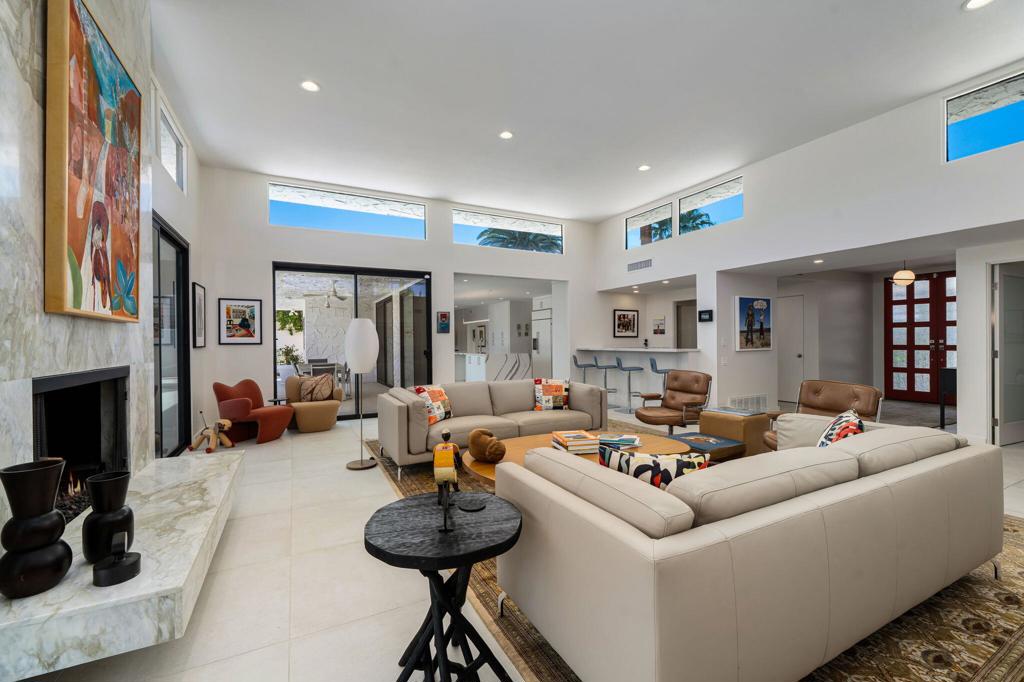 2326 S Toledo Avenue