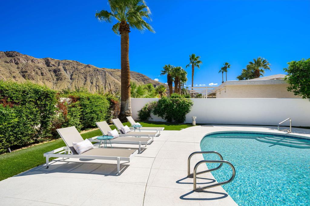 2326 S Toledo Avenue