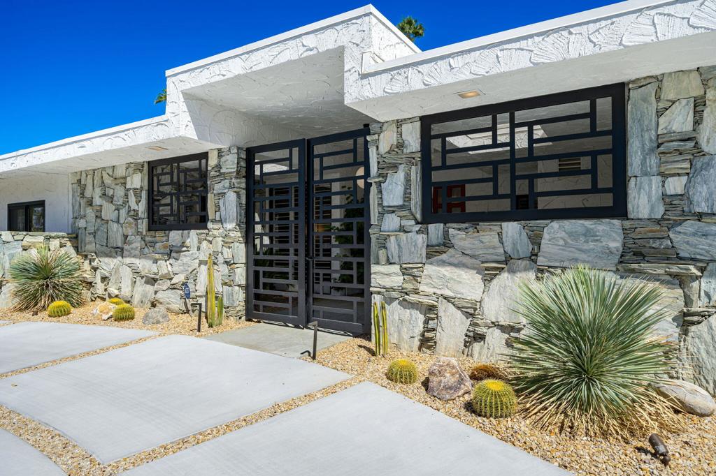 2326 S Toledo Avenue