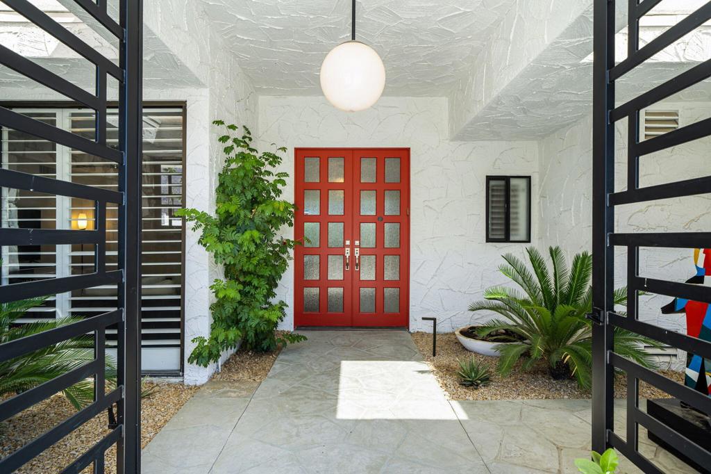 2326 S Toledo Avenue