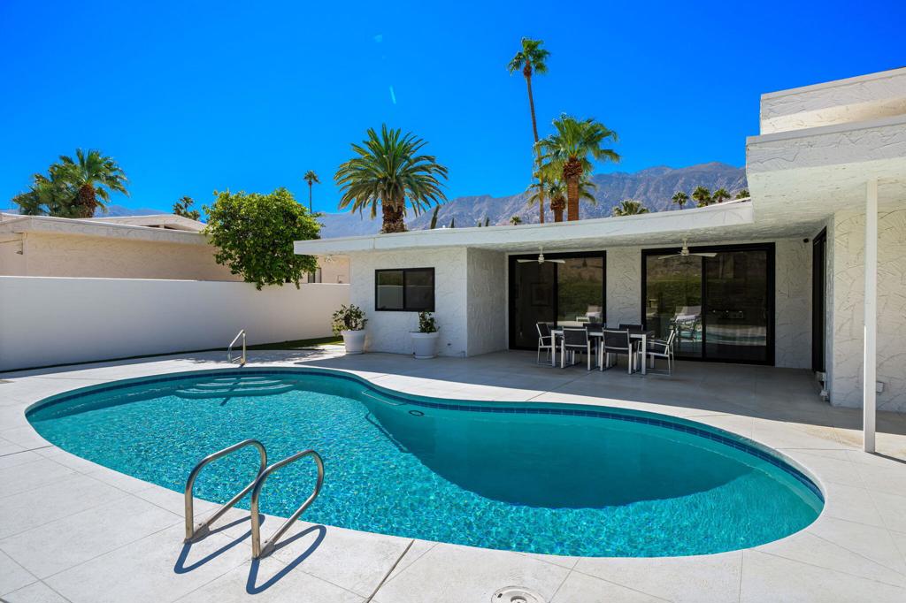 2326 S Toledo Avenue