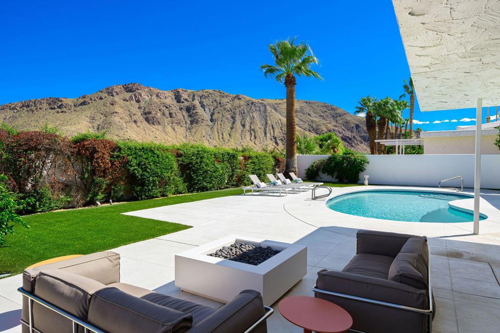 2326 S Toledo Avenue