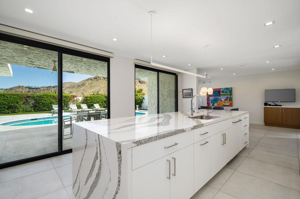 2326 S Toledo Avenue