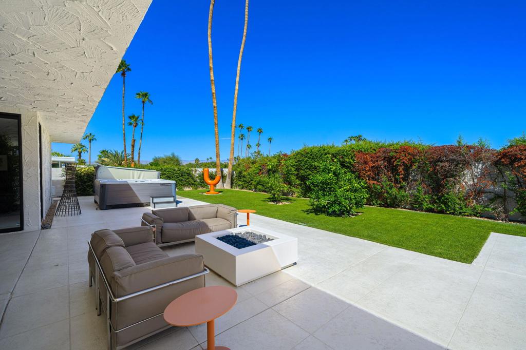 2326 S Toledo Avenue