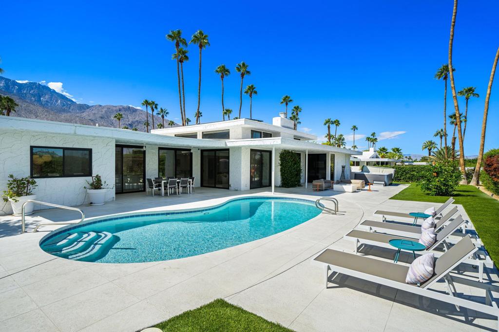 2326 S Toledo Avenue