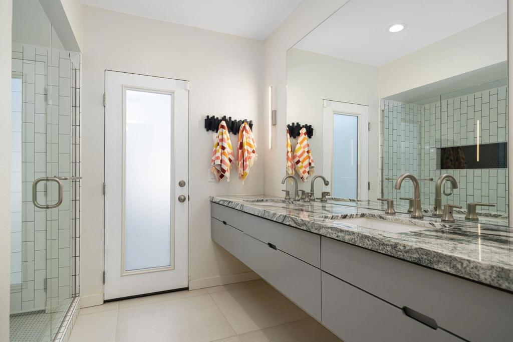 2326 S Toledo Avenue