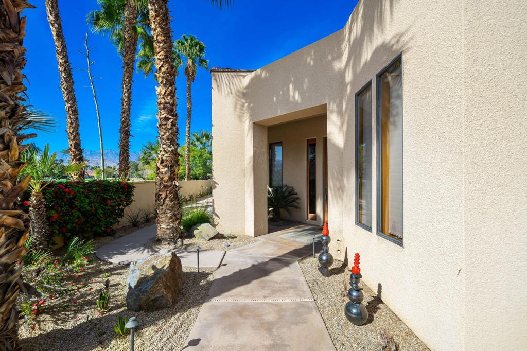 1 Birkdale Circle