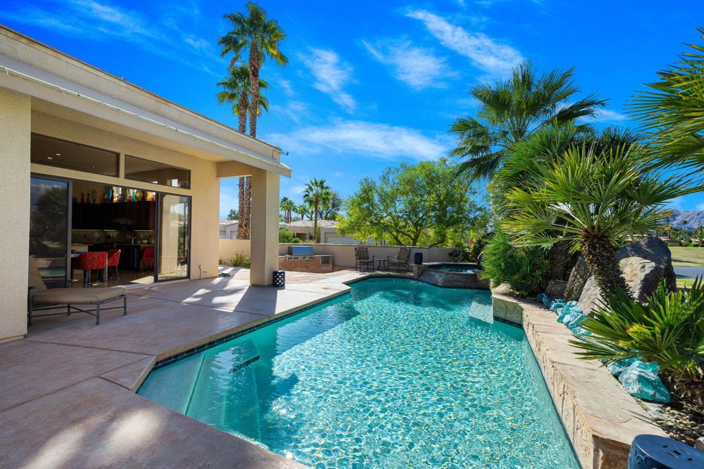 1 Birkdale Circle
