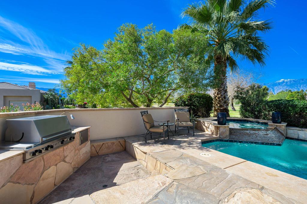 1 Birkdale Circle