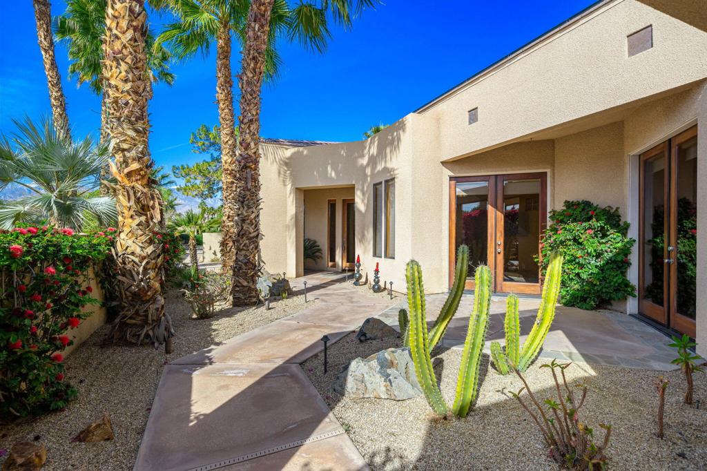 1 Birkdale Circle