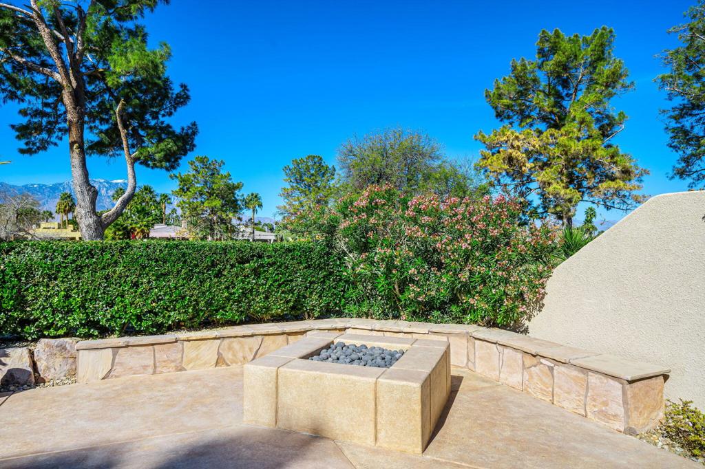 1 Birkdale Circle