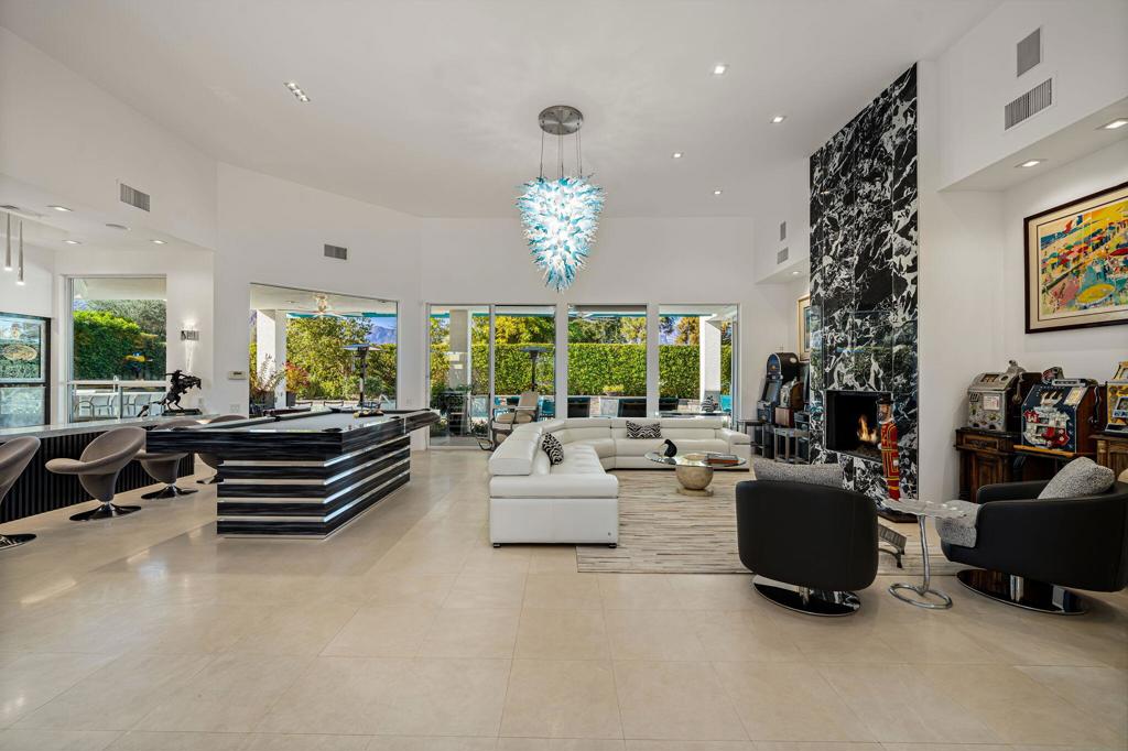 105 Waterford Circle