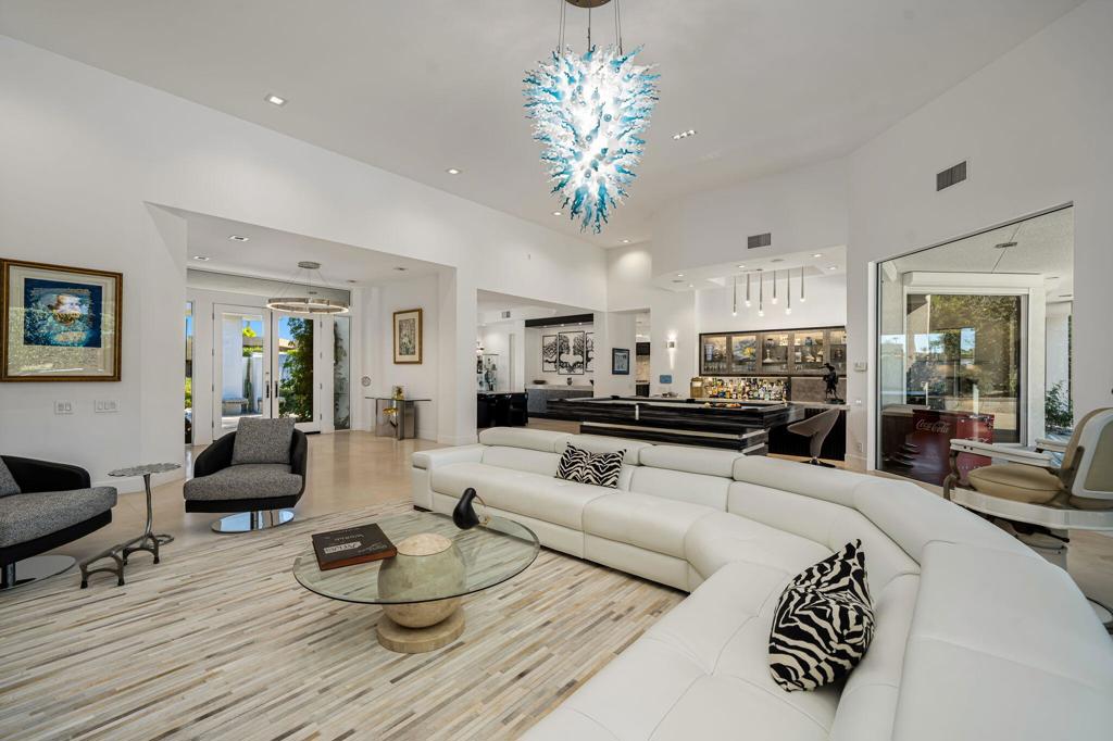 105 Waterford Circle