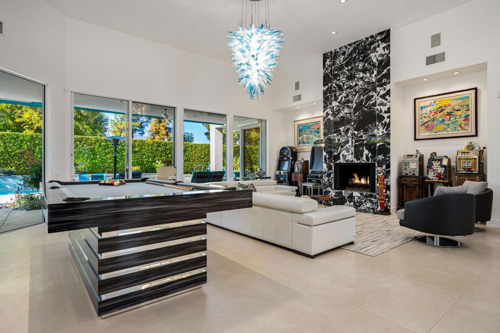 105 Waterford Circle