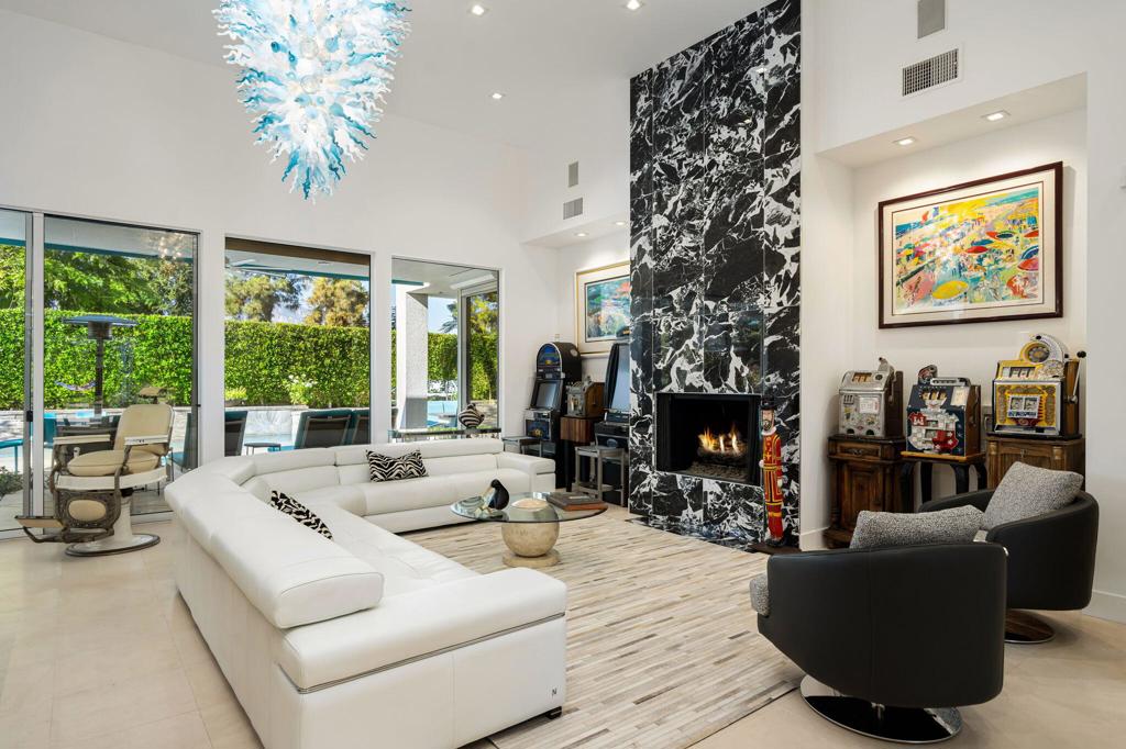 105 Waterford Circle