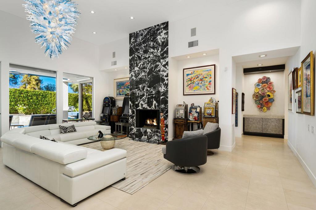 105 Waterford Circle