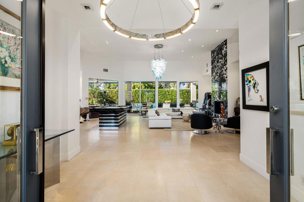 105 Waterford Circle